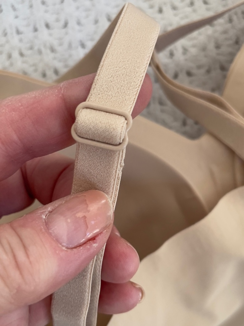 Seamless Everyday Comfort Bra - Nude and White medium - Picture 9 of 9